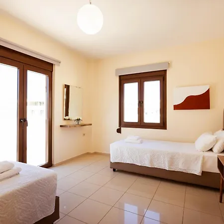 Front Avra Villa Réthymnon