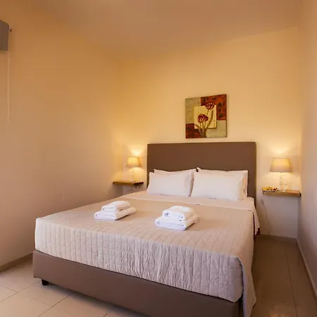 Front Avra Villa Rétino