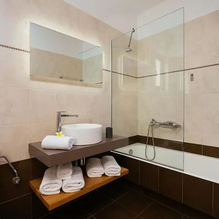 Front Avra * Rétino